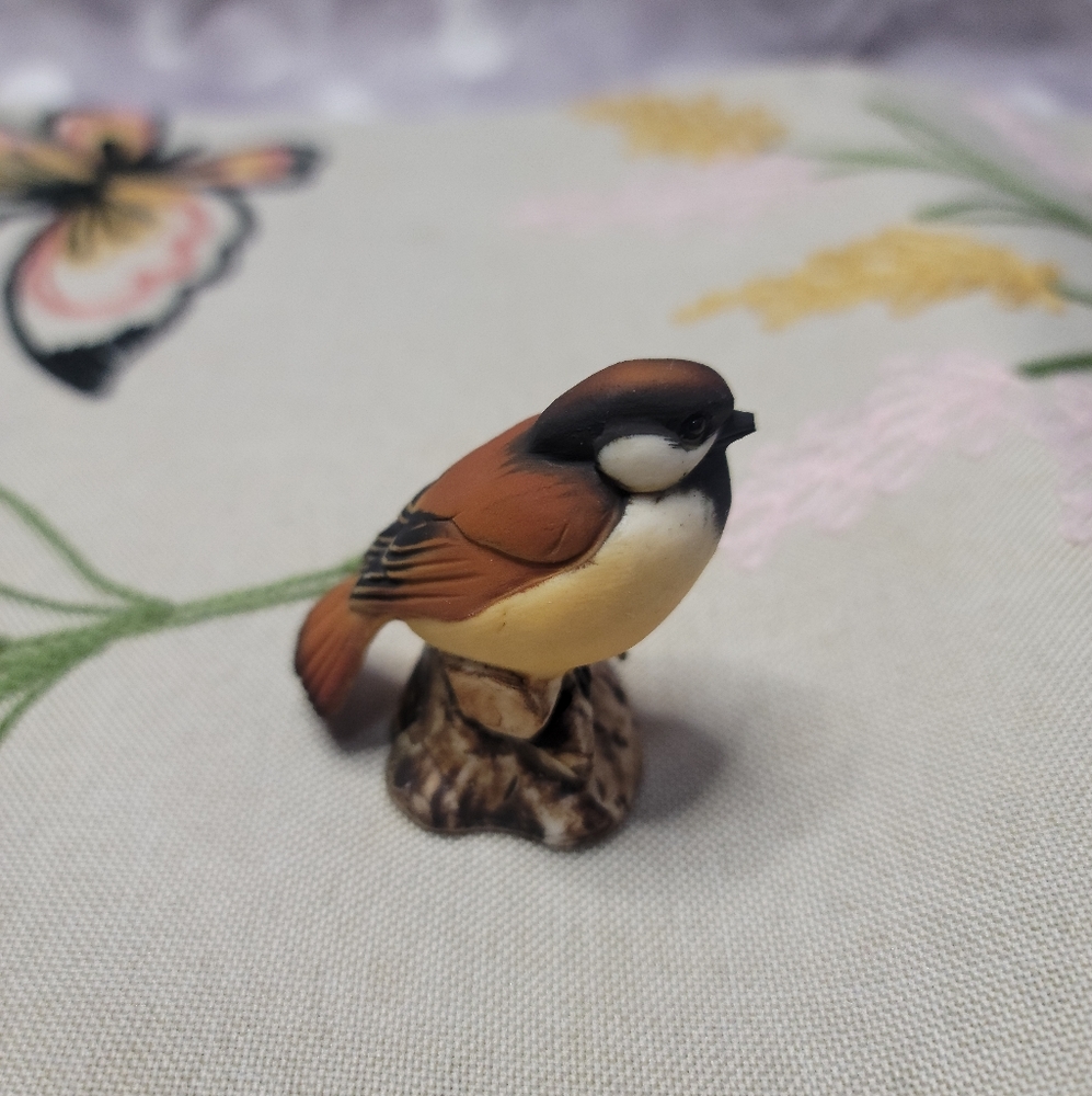 The House of Global Art of Italy Miniature Capodimonte Bird